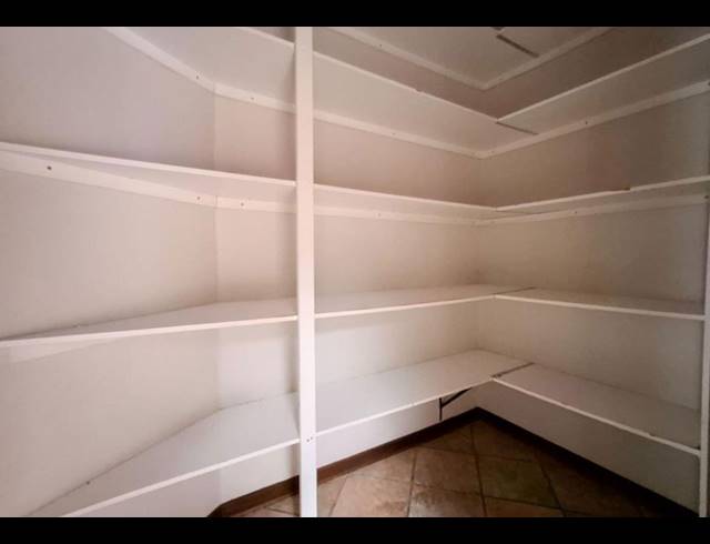 5 BEDROOM HOUSE FOR SALE IN MEYERSDAL